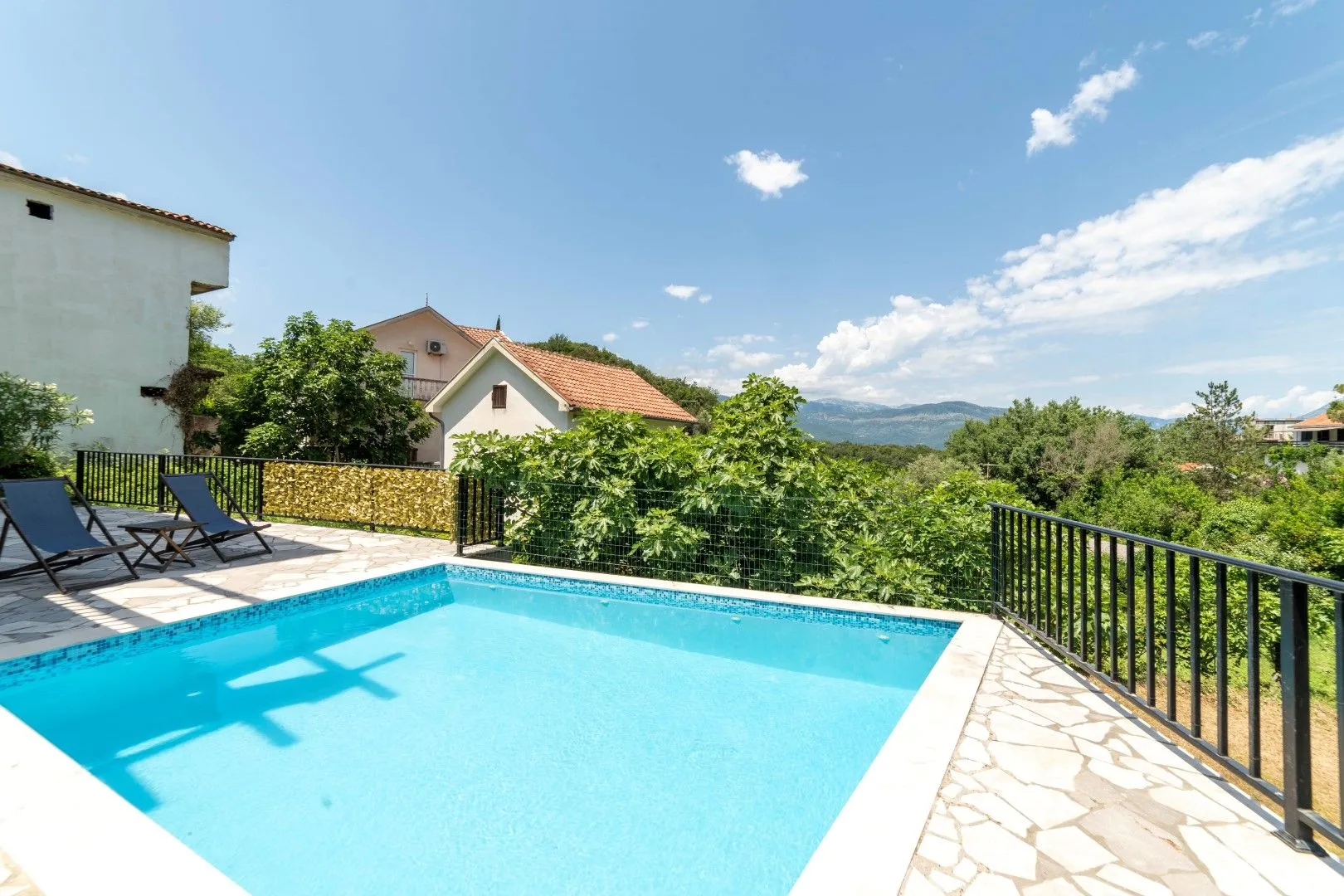 Prodaja, kuća, 224m², Tivat, Crna Gora