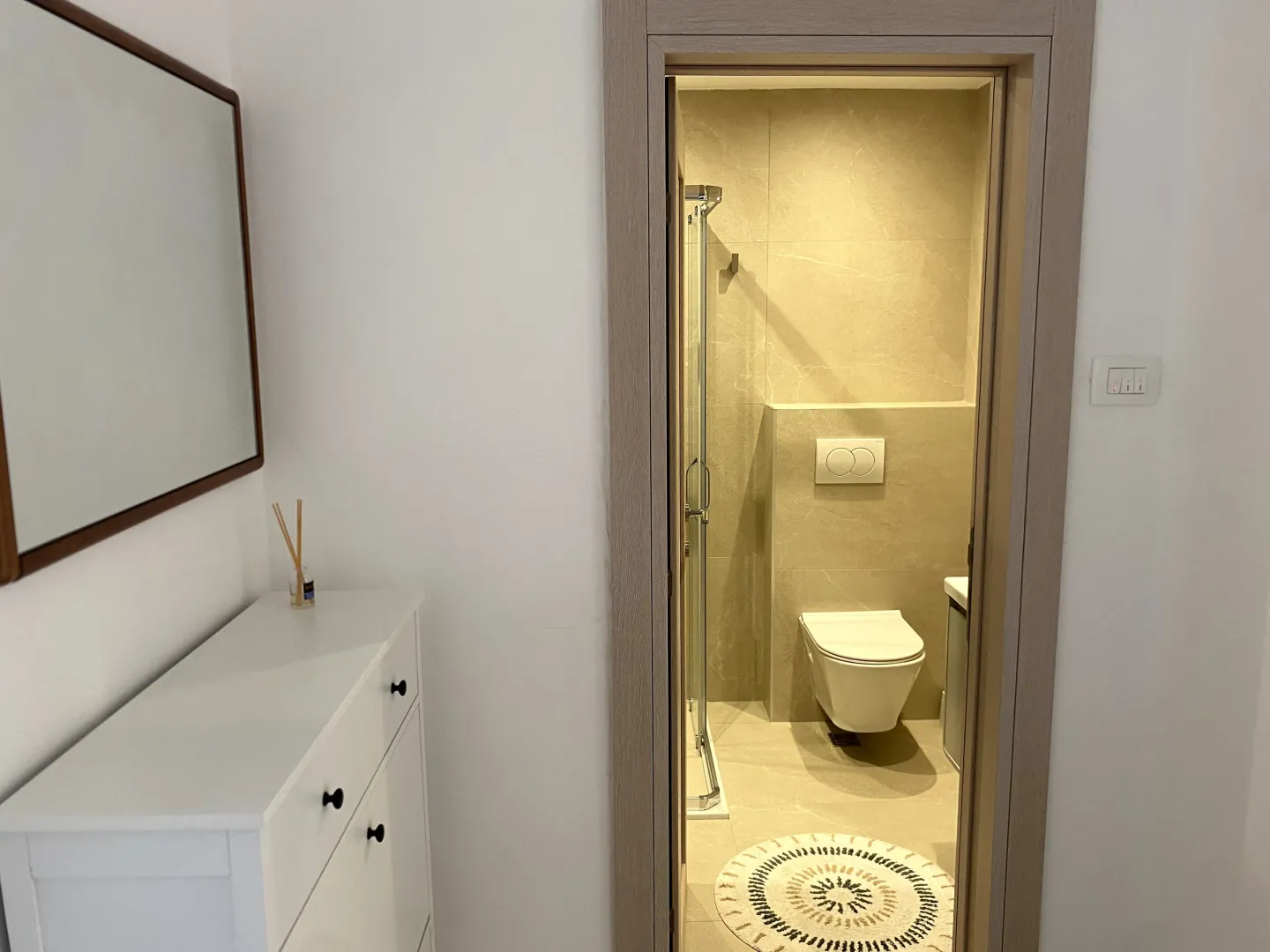 Izdavanje, jednosoban stan, 45m², Centar, Tivat