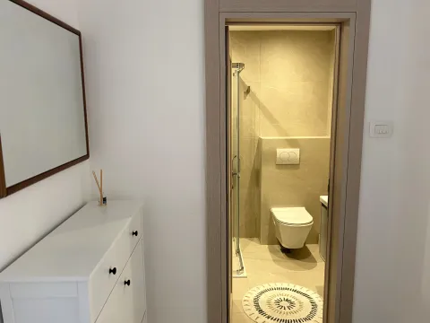 Izdavanje, jednosoban stan, 45m², Centar, Tivat - image 8