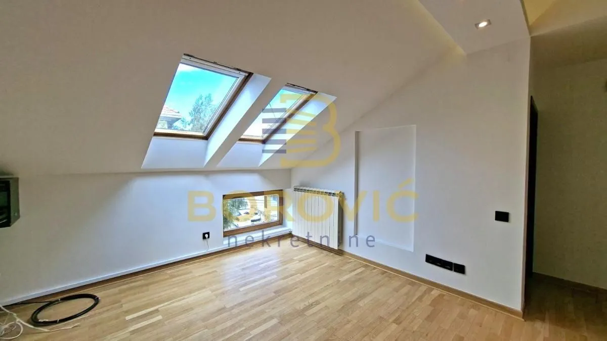 Rent, office space, 92m², Šumice, Beograd