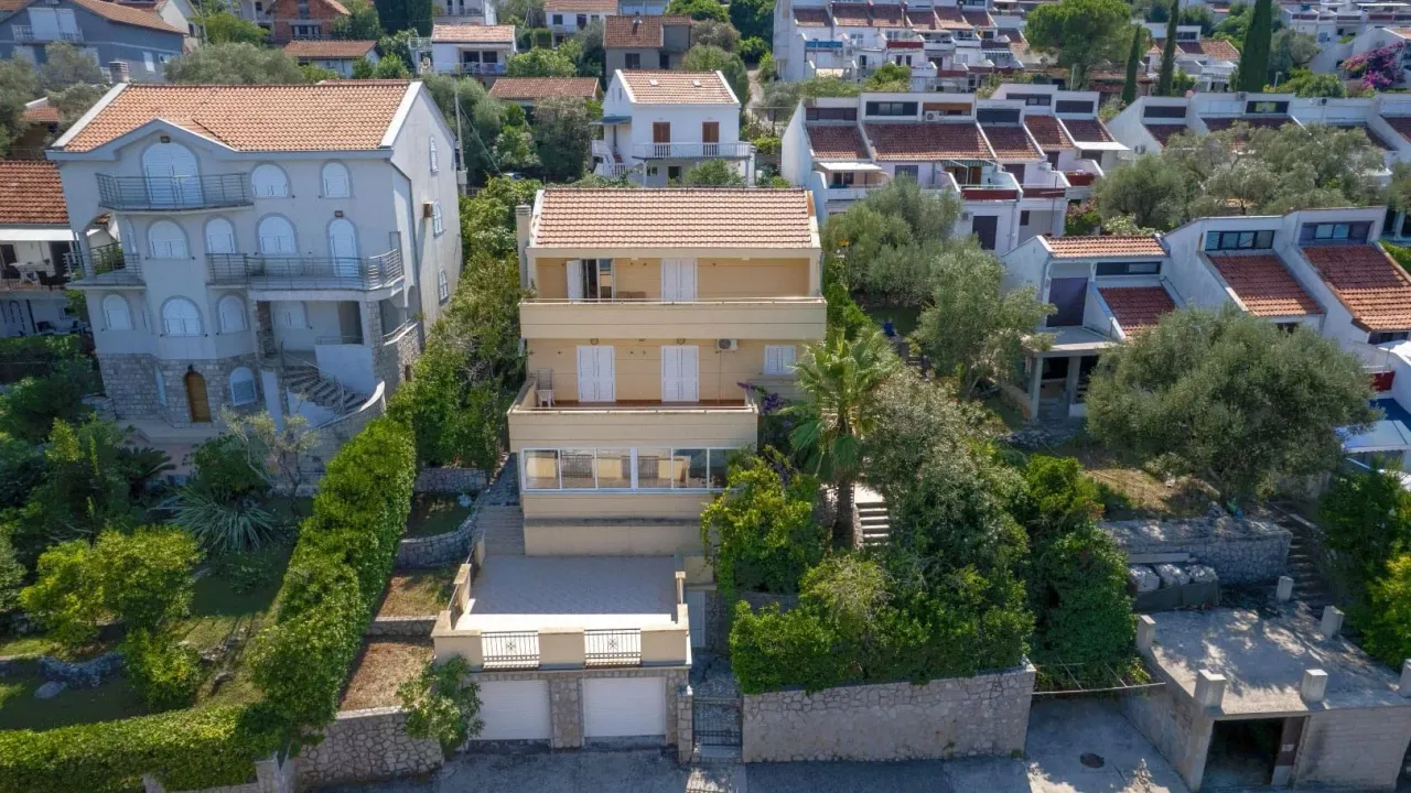 Sale, house, 185m², Krašići, Tivat