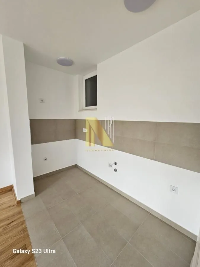 Izdavanje, dvosoban stan, 44m², Grbavica, Novi Sad Sve Podlokacije