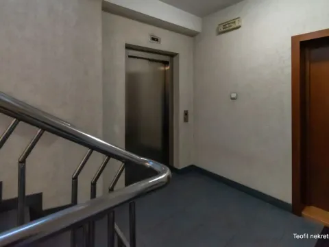 Prodaja, četvorosoban stan, 106m², Vračar, Šid - image 18