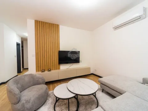 Izdavanje, dvosoban stan, 60m², Gorica C, Podgorica - image 1