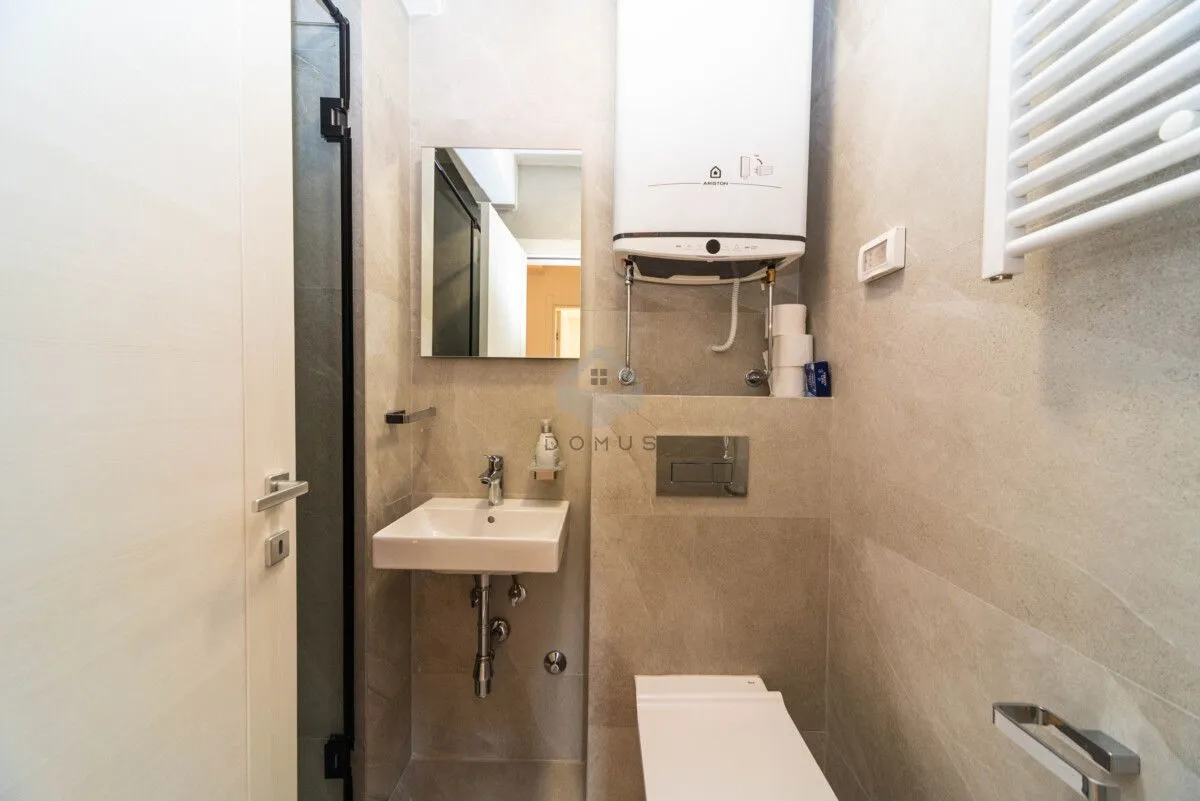 Rent, office space, 67m², Central Point, Podgorica