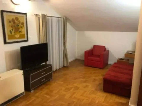 Izdavanje, jednosoban stan, 71m², Momišići, Podgorica - image 8