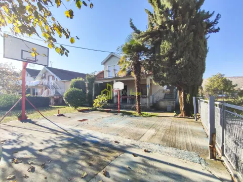 Prodaja, kuća, 250m², Tološi, Podgorica - image 2