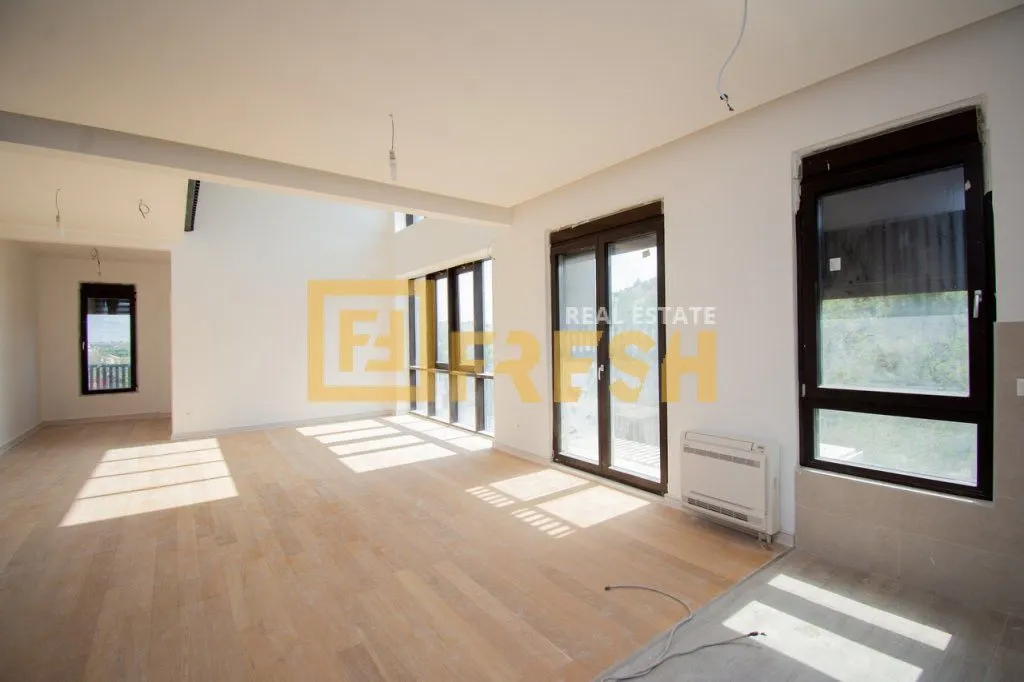 Prodaja, četvorosoban stan, 151m², Gornja Gorica, Podgorica