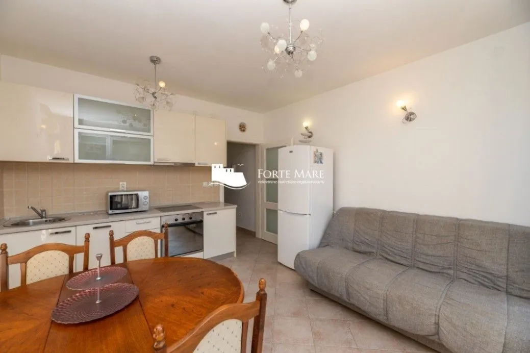 Prodaja, dvosoban stan, 65m², Đenovići, Herceg Novi