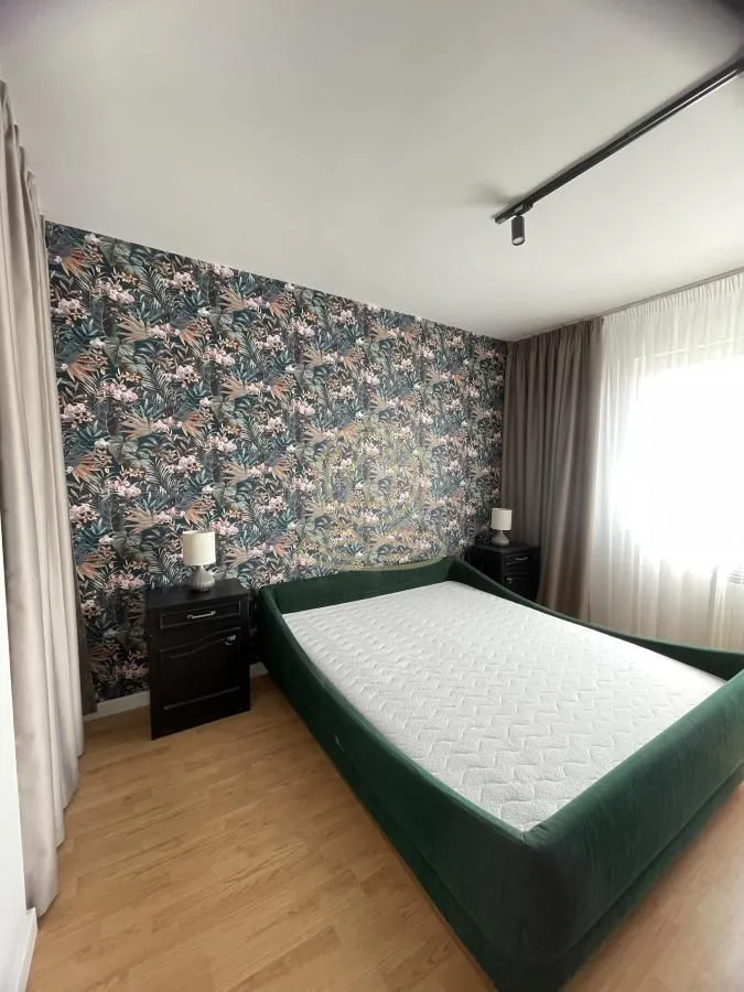 Izdavanje, četvorosoban stan, 120m², Pantelej, Niš