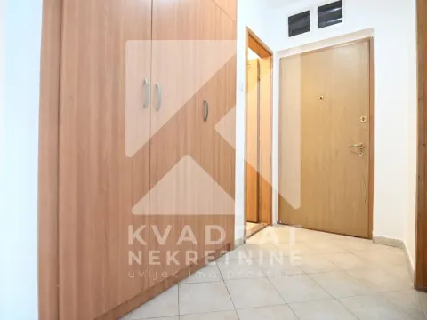 Rent, two bedroom apartment, 84m², Stari Aerodrom, Podgorica - image 10