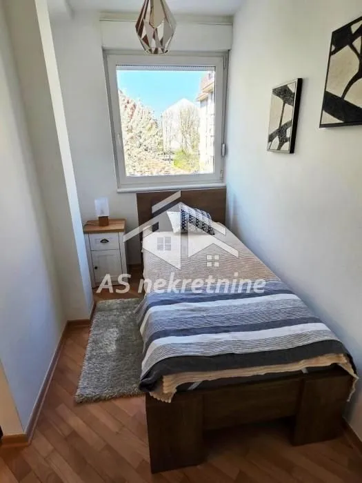 Izdavanje, stan, 50m², Đeram Pijaca, Beograd