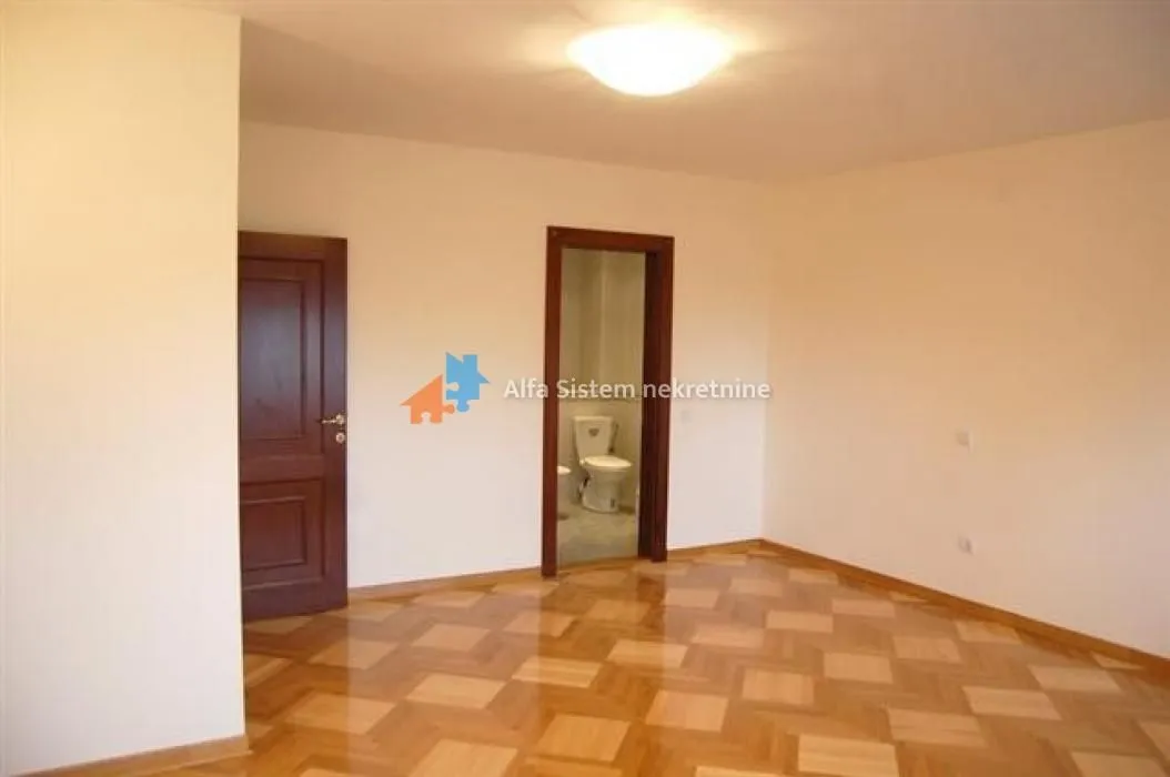 Izdavanje, stan, 300m², Savski Venac, Beograd