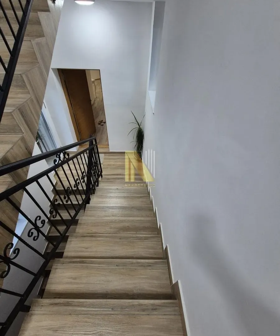 Prodaja, kuća, 550m², Sremska Kamenica, Petrovaradin