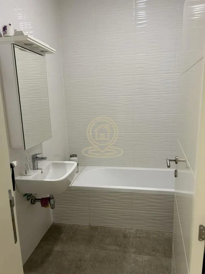Izdavanje, dvosoban stan, 46m², Rotkvarija, Novi Sad Sve Podlokacije
