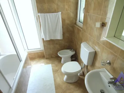 Prodaja, jednosoban stan, 42m², Dobrota, Kotor - image 10