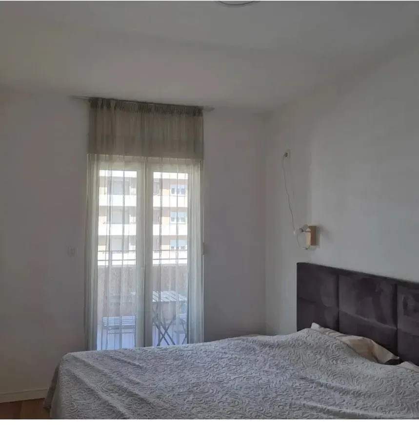 Rent, one bedroom apartment, 49m², Central Point, Podgorica