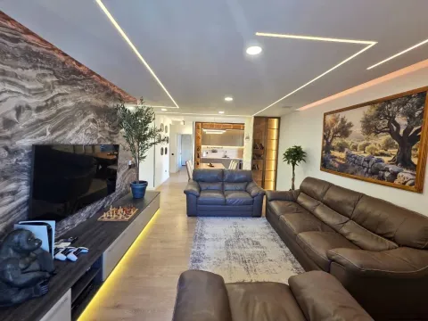 Prodaja, trosoban stan, 106m², Bečići, Budva - image 2