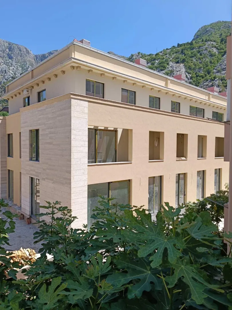 Rent, one bedroom apartment, 65m², Škaljari, Kotor
