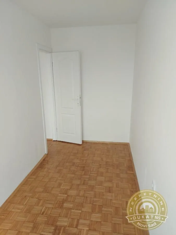 Prodaja, trosoban stan, 61m², Bulevar Oslobodjenja, Novi Sad Sve Podlokacije