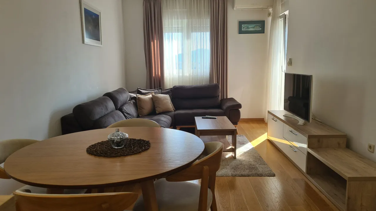 Izdavanje, jednosoban stan, 46m², City Kvart, Podgorica