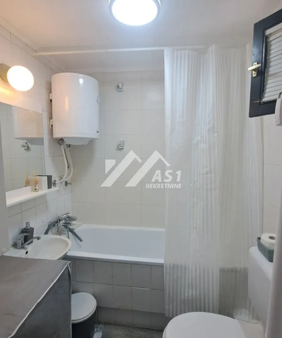 Izdavanje, jednosoban stan, 43m², Liman 2, Novi Sad Sve Podlokacije