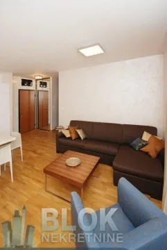 Izdavanje, dvosoban stan, 70m², City Kvart, Podgorica - image 4