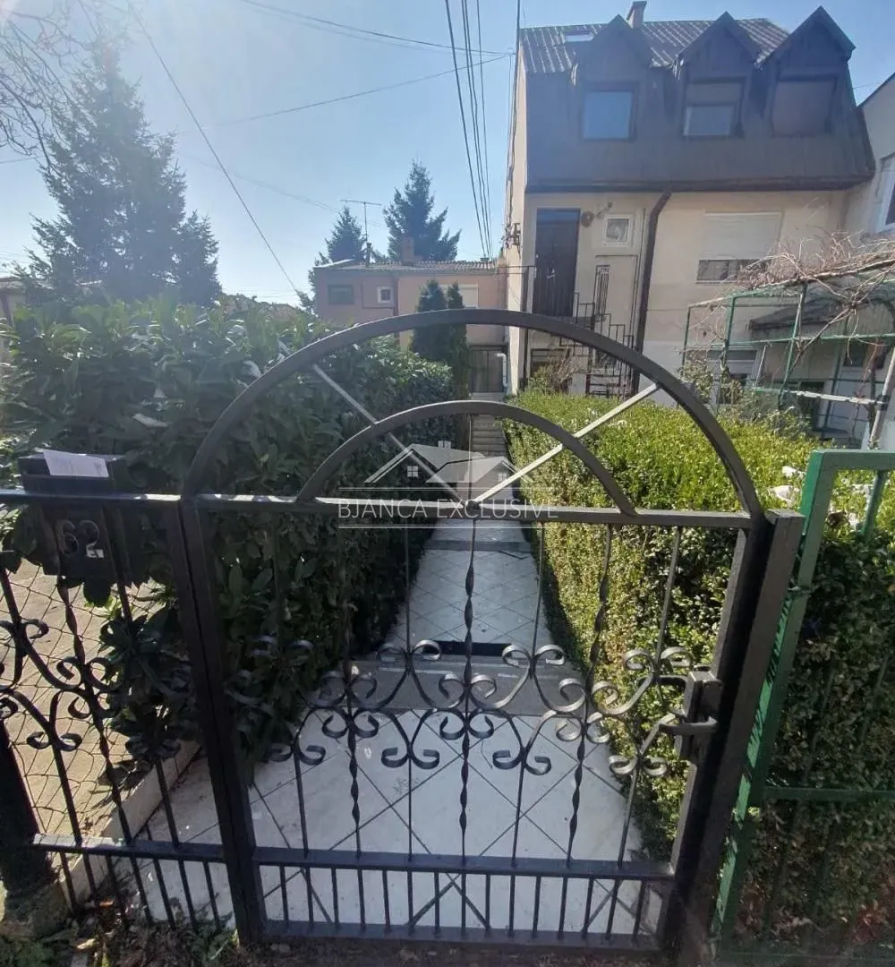 Prodaja, trosoban stan, 103m², Čukarica, Beograd