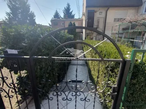 Prodaja, trosoban stan, 103m², Čukarica, Beograd