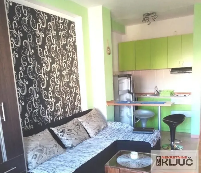 Izdavanje, garsonjera, 27m², Sajmište, Novi Sad
