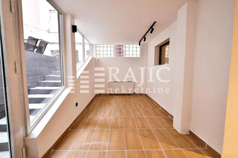 Izdavanje, kuća, 180m², Stari Grad, Beograd
