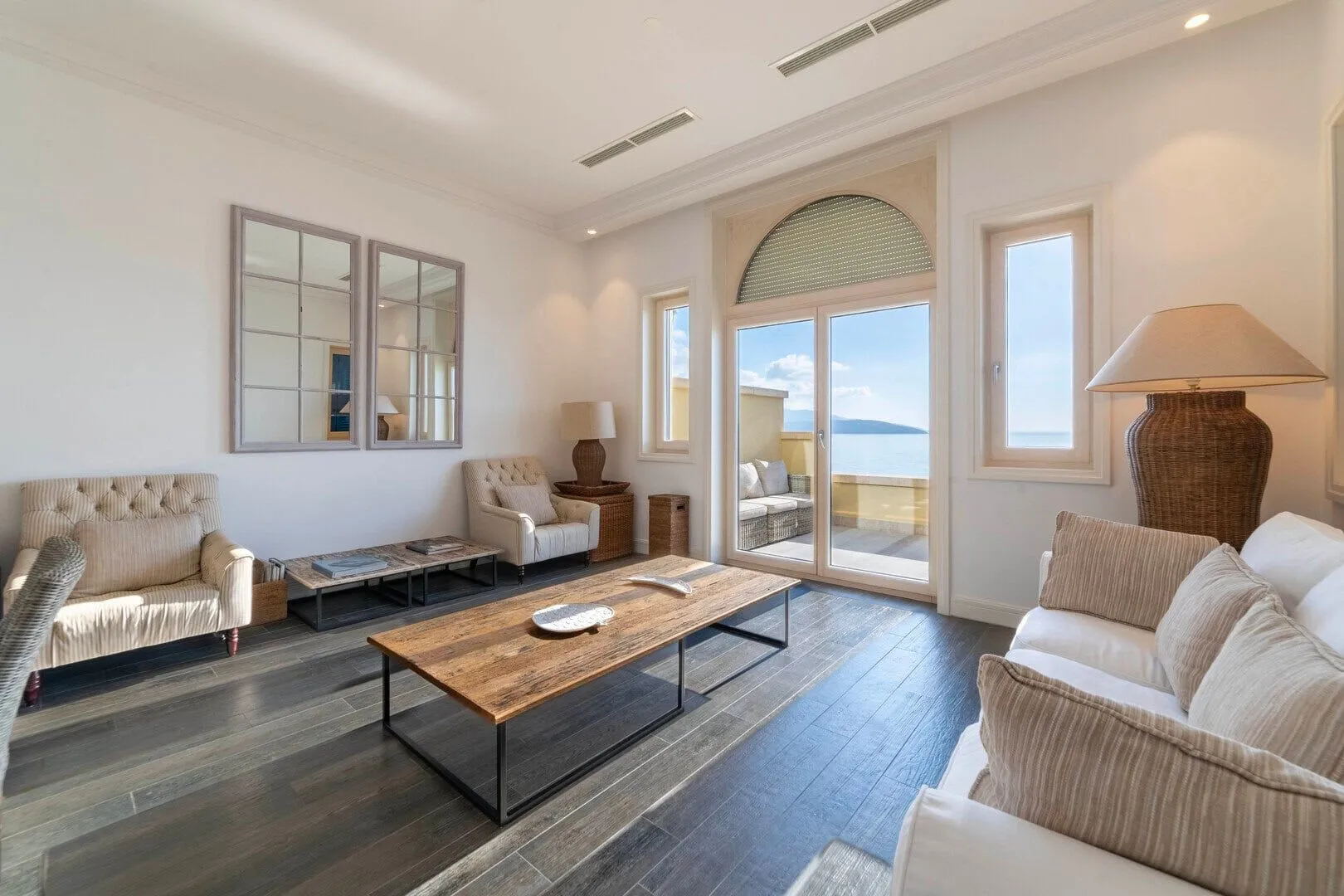 Prodaja, dvosoban stan, 108m², Kotor, Crna Gora