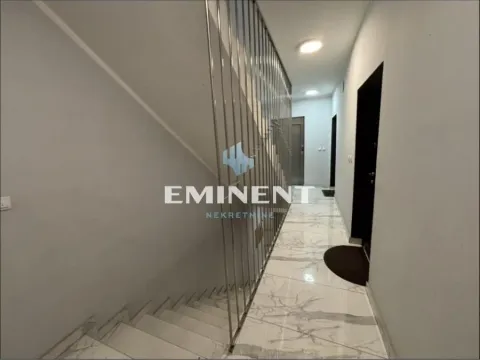 Izdavanje, trosoban stan, 73m², Kalenić Pijaca, Vračar Sve Podlokacije - image 11