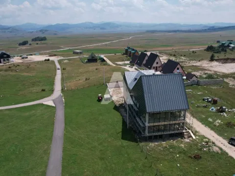 Prodaja, jednosoban stan, 48m², Žabljak, Crna Gora - image 16