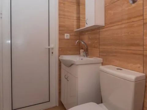 Izdavanje, stan, 70m², Stari Bar, Bar - image 4