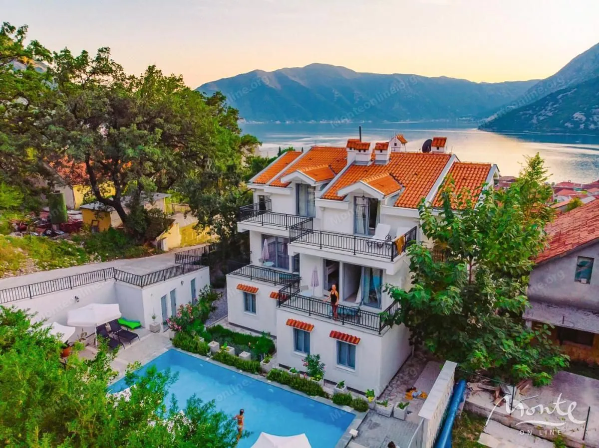 Prodaja, poslovni prostor, 570m², Risan, Kotor