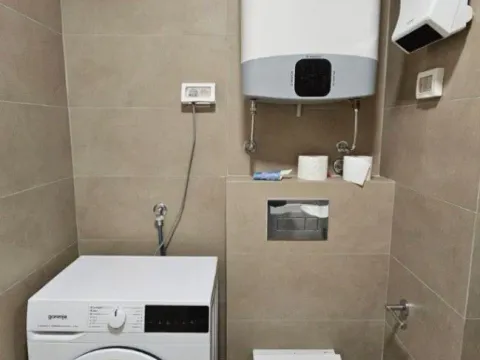 Izdavanje, jednosoban stan, 40m², Pobrežje, Podgorica - image 10