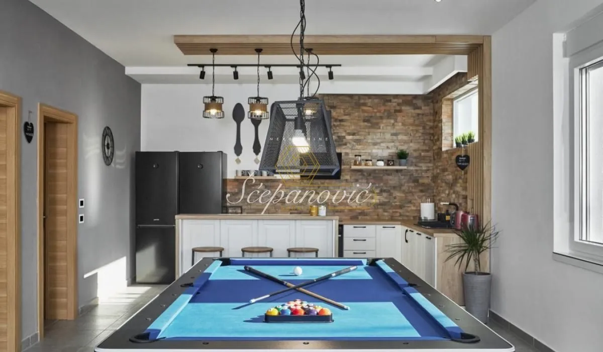 Rent, house, 295m², Sremski Karlovci, Novi Sad