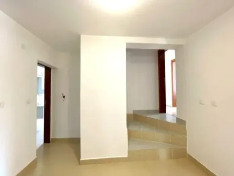 Sale, two bedroom apartment, 91m², Masline, Podgorica - image 10