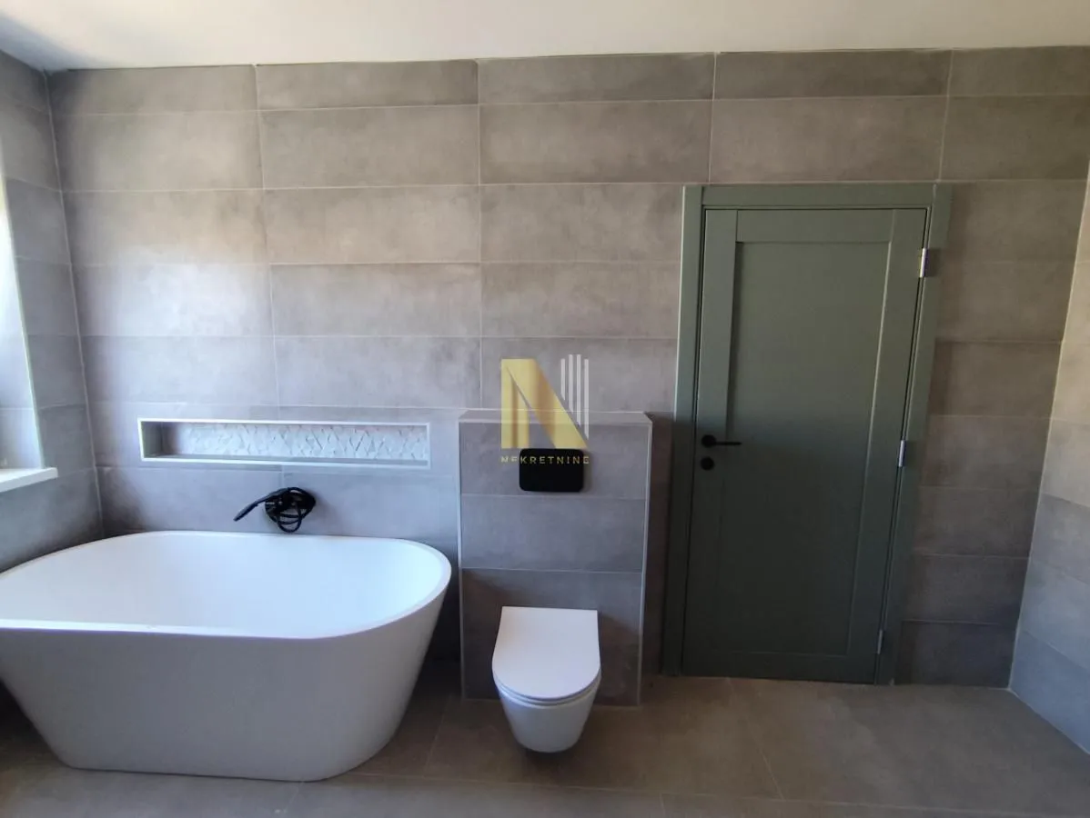 Prodaja, kuća, 260m², Veternik, Novi Sad Sve Podlokacije