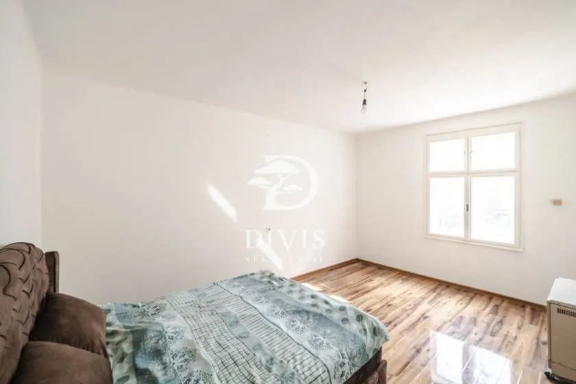 Sale, three bedroom apartment, 68m², Vračar Sve Podlokacije, Beograd