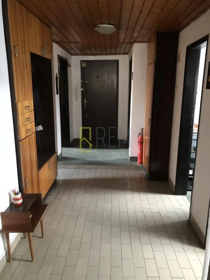 Prodaja, trosoban stan, 95m², Centar, Podgorica