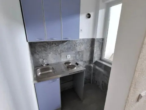 Izdavanje,  poslovni prostor, 410m2, Cijevna, Podgorica