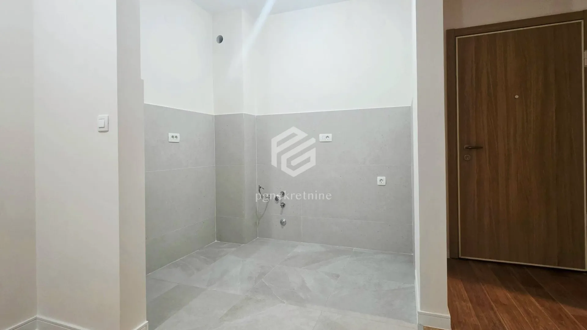 Rent, one bedroom apartment, 43m², Central Point, Podgorica
