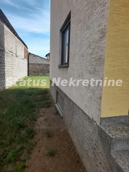 Prodaja, kuća, 250m², Futog, Novi Sad Sve Podlokacije