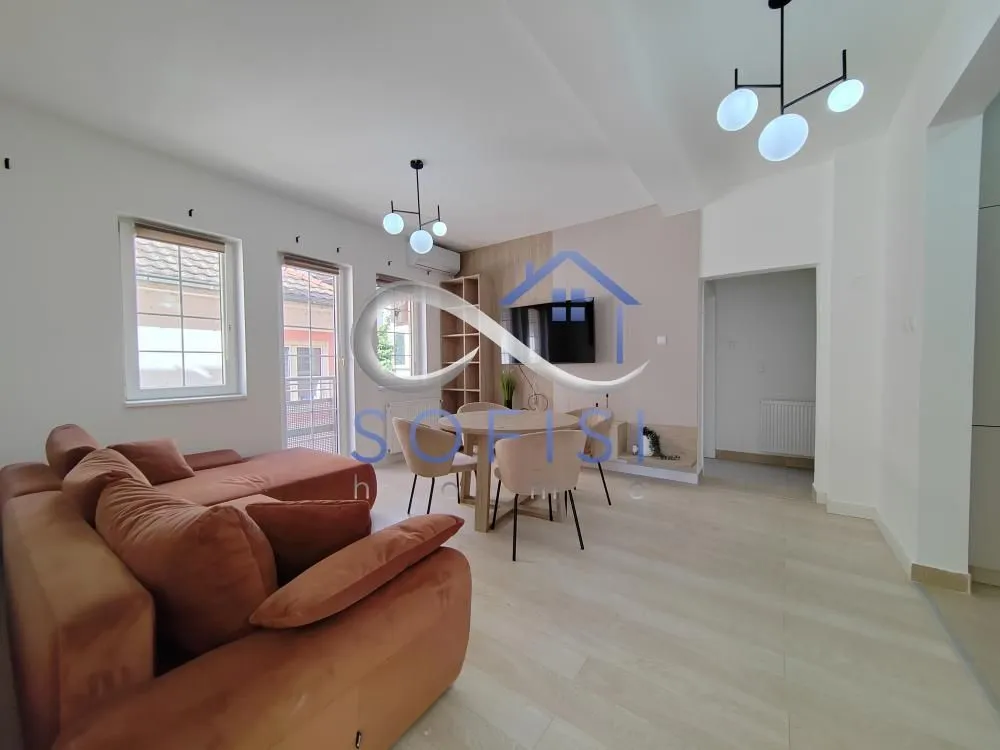 Izdavanje, trosoban stan, 70m², Centar, Novi Sad