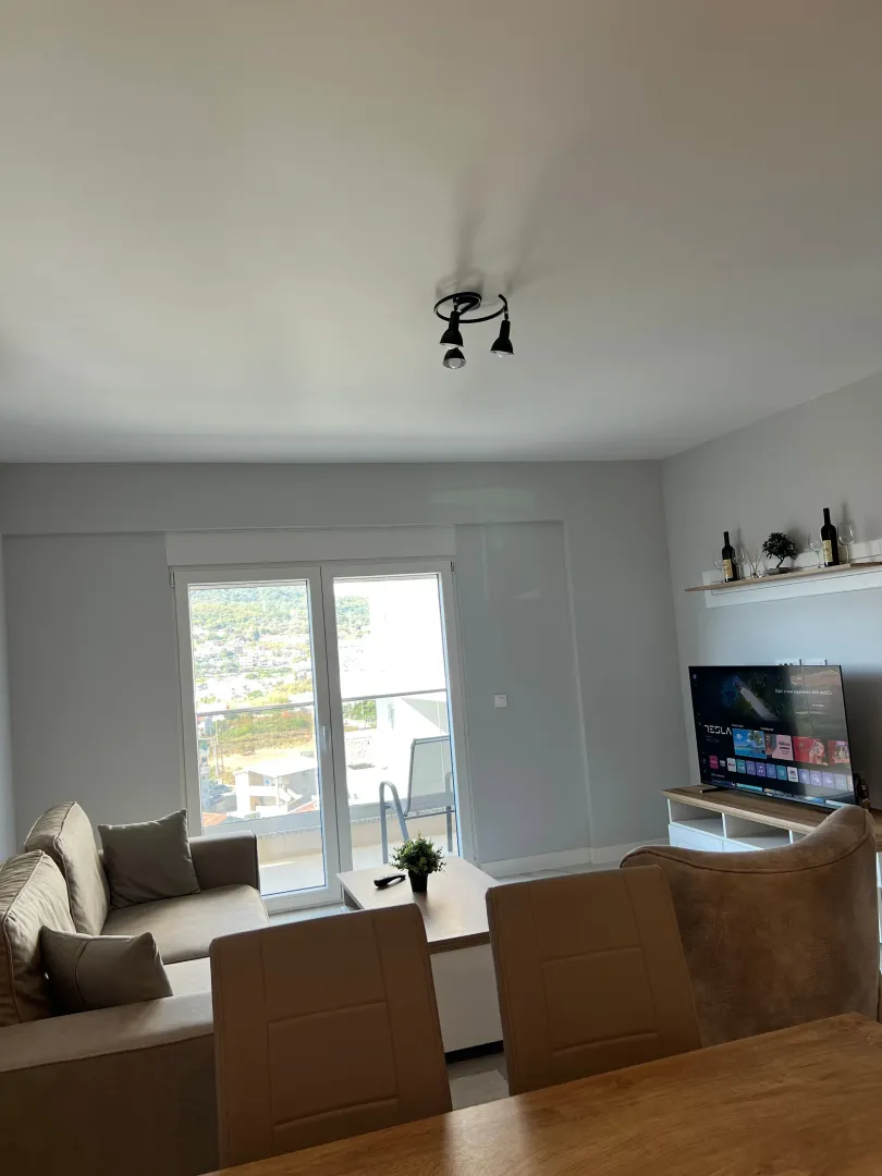 Izdavanje, dvosoban stan, 74m², Bjeliši, Bar