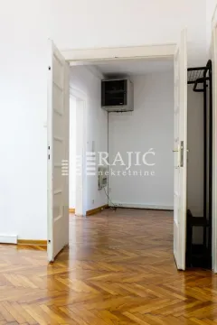 Rent, office space, 150m², Savski Trg, Beograd - image 4