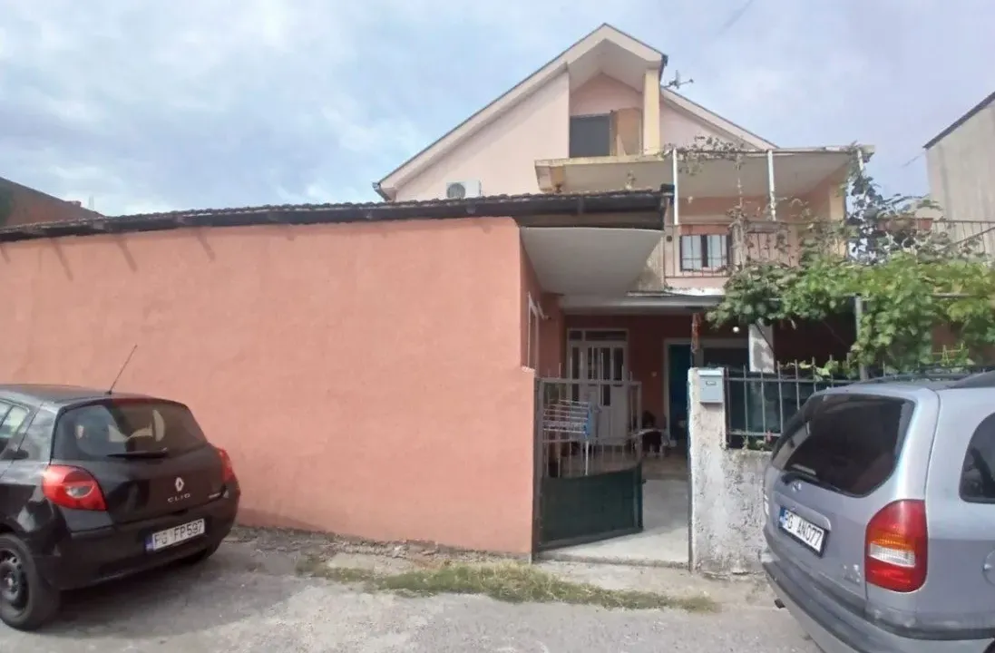 Prodaja, kuća, 200m², Zelenika, Podgorica