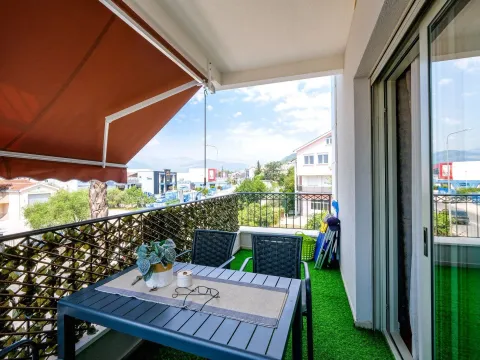 Sale, two bedroom apartment, 70m², Dumidran, Tivat - image 11